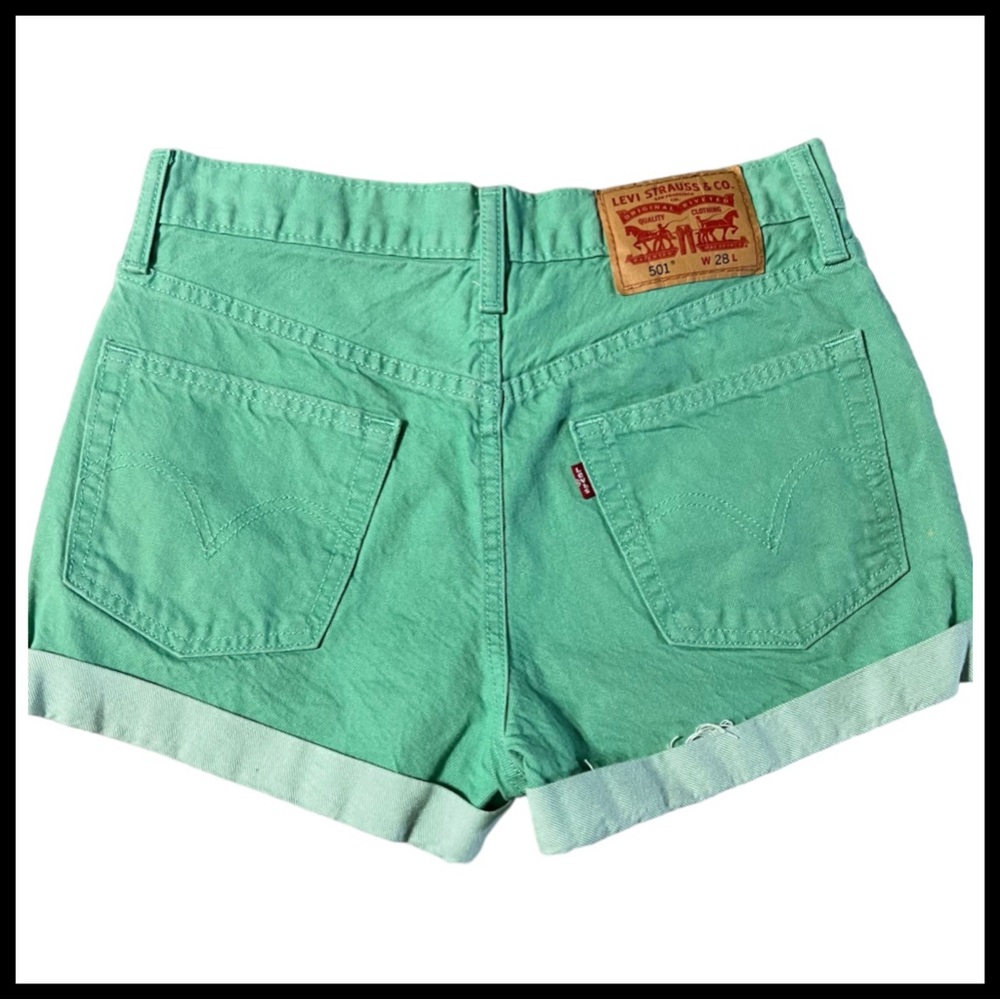 LEVI’S 501 Mid-Rise Jean Shorts in Mint Green
